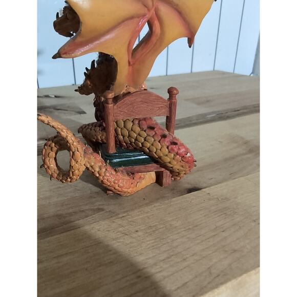 The Hamilton Collection "Cheatin' Charlie" Dragon, Hold'em Or Fold'em‎ Figurine - Picture 6 of 6